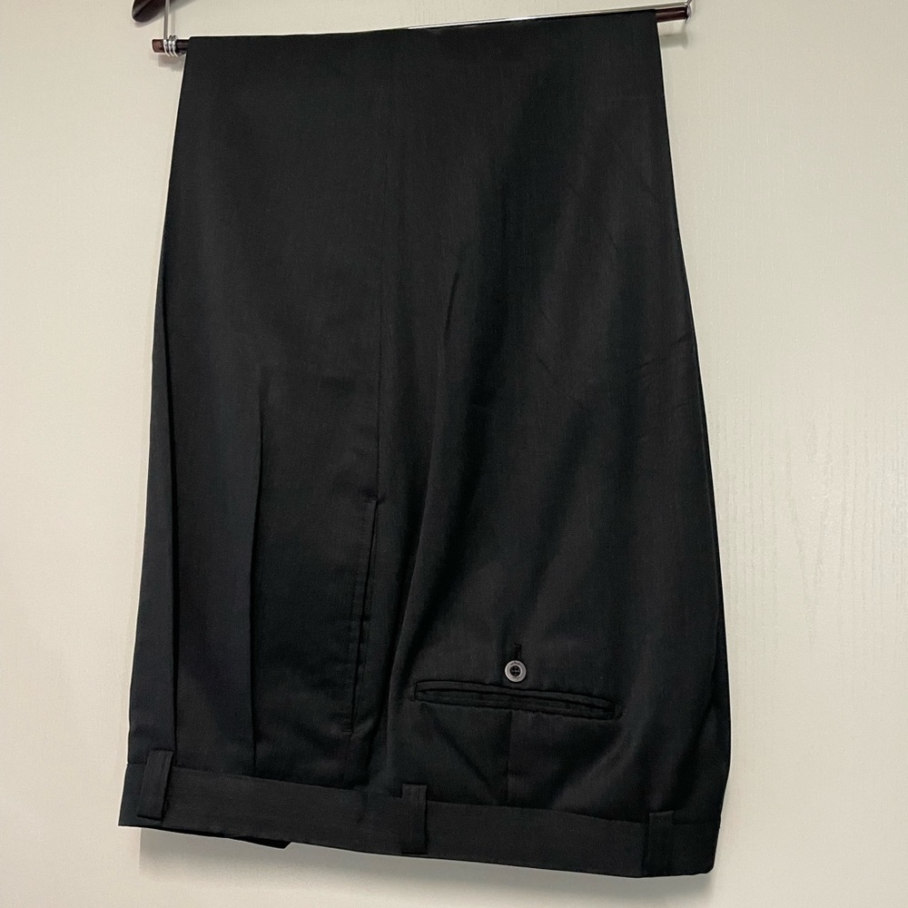 Men’s Ben Hogan Pleated Front Dress Pants in Size 38 BLACK